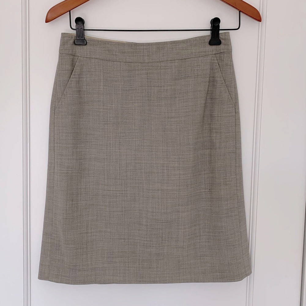 Banana Republic gray pencil skirt